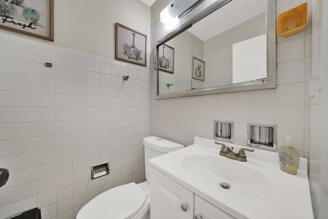5550 S PULASKI Road, Chicago, IL 60629