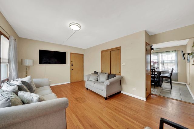 5550 S PULASKI Road, Chicago, IL 60629