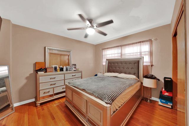 5550 S PULASKI Road, Chicago, IL 60629