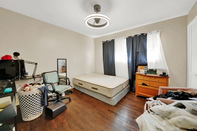 5550 S PULASKI Road, Chicago, IL 60629