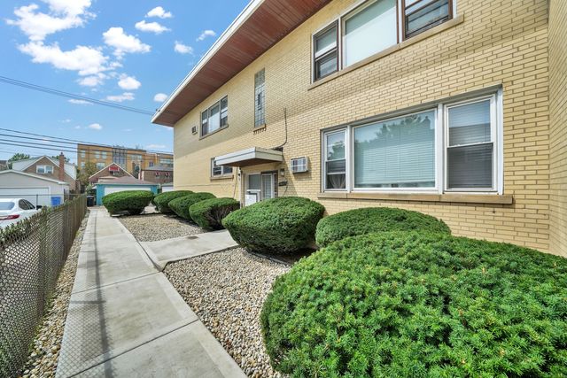5550 S PULASKI Road, Chicago, IL 60629
