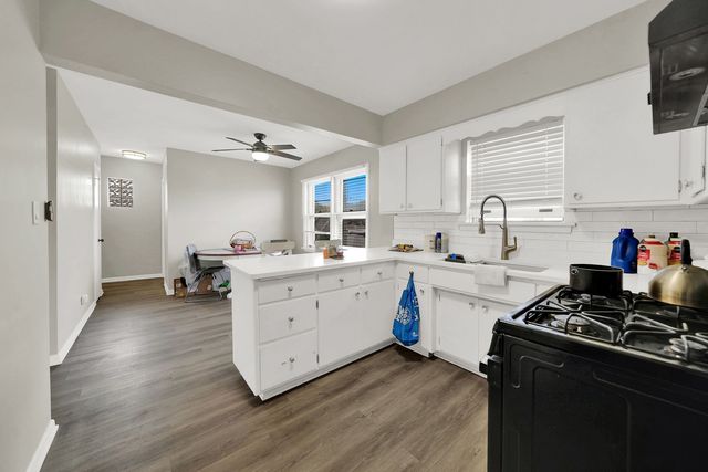 5550 S PULASKI Road, Chicago, IL 60629