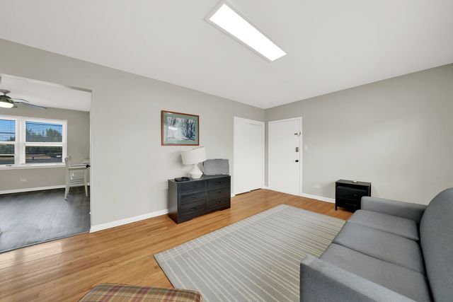 5550 S PULASKI Road, Chicago, IL 60629