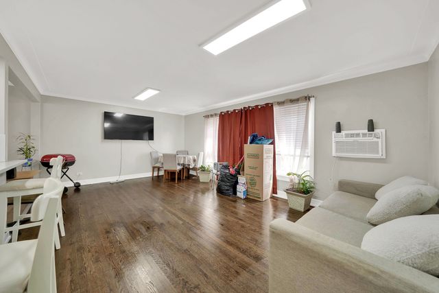 5550 S PULASKI Road, Chicago, IL 60629