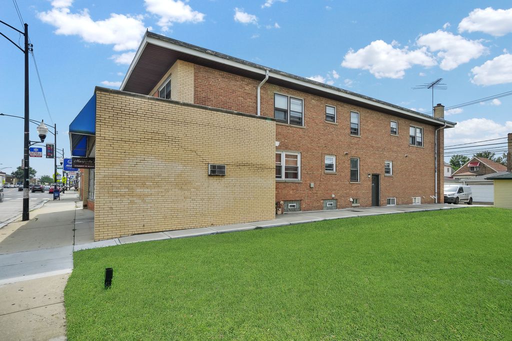5550 S PULASKI Road, Chicago, IL 60629