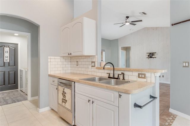 2749 MAXIMO ROAD, North Port, FL 34286