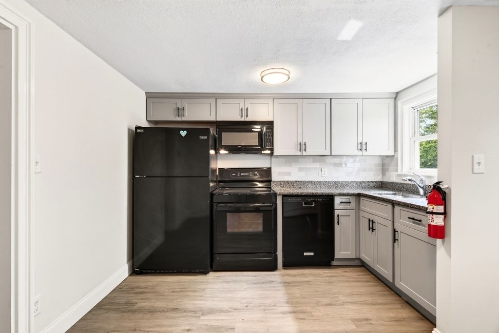 2 Charles St 5, Randolph, MA 02368