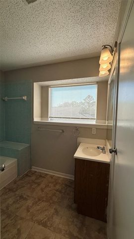 10810 Kirkbend Drive, Houston, TX 77089