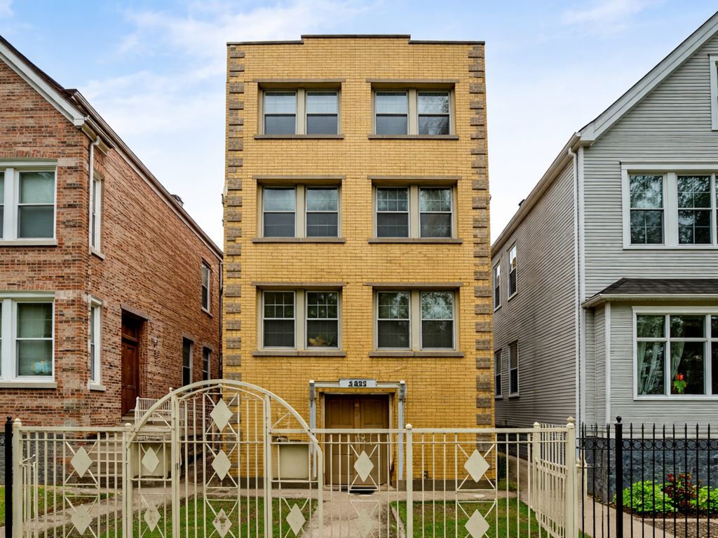Image 1 of property listing at 2832 N Mozart Street, Chicago, IL 60618