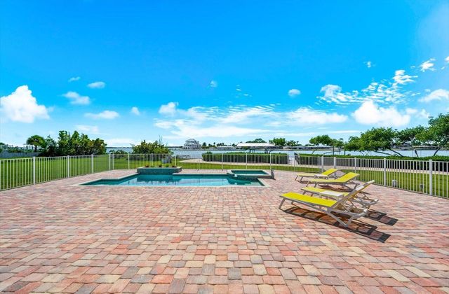 1600 NEW POINT COMFORT ROAD, Englewood, FL 34223