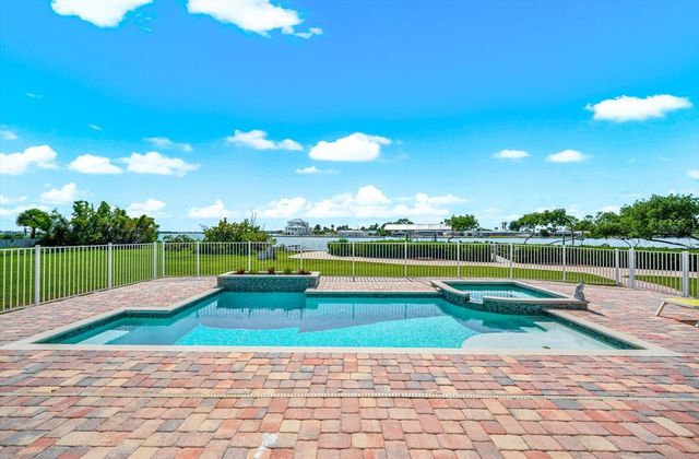 1600 NEW POINT COMFORT ROAD, Englewood, FL 34223