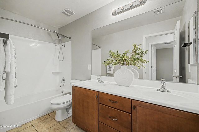 2707 E DANIEL Drive, Gilbert, AZ 85298