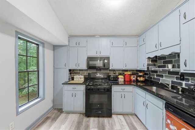 3055 Malvern Drive, Snellville, GA 30039