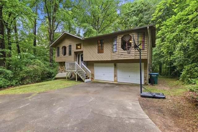 3055 Malvern Drive, Snellville, GA 30039