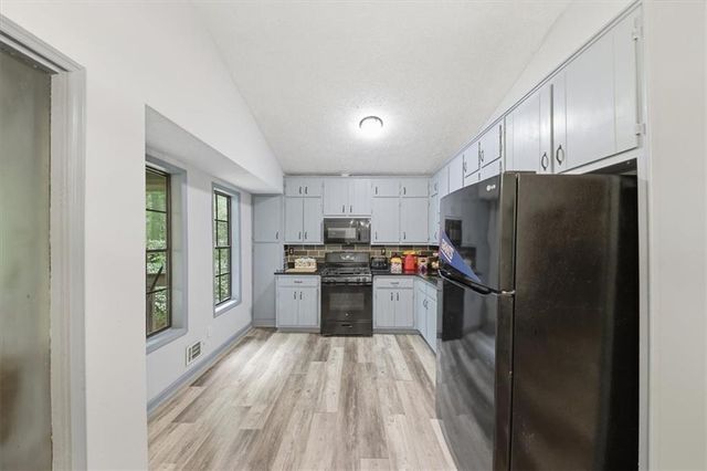 3055 Malvern Drive, Snellville, GA 30039