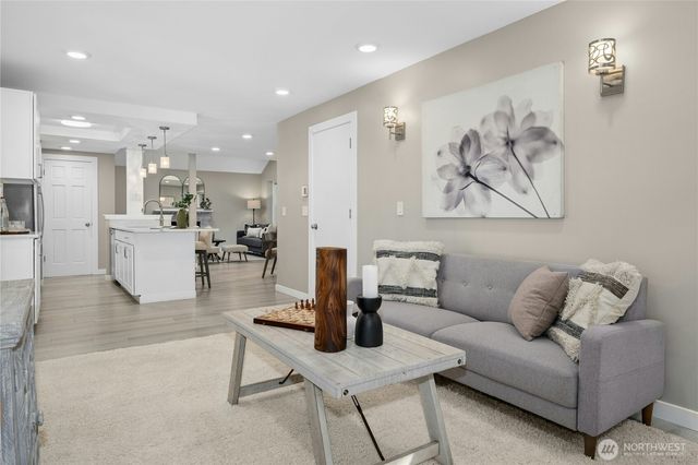 7214 NE 155th Street, Kenmore, WA 98028