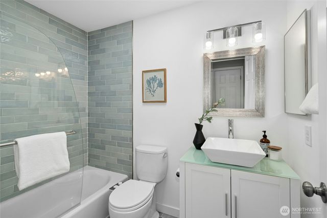 7214 NE 155th Street, Kenmore, WA 98028