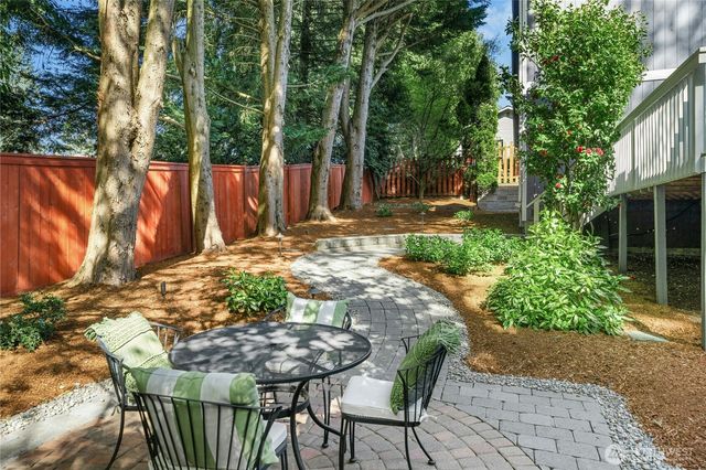 7214 NE 155th Street, Kenmore, WA 98028