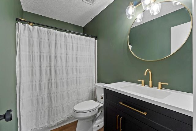 405 Sunny Lane, Raymore, MO 64083