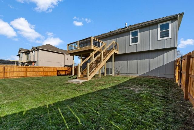 405 Sunny Lane, Raymore, MO 64083