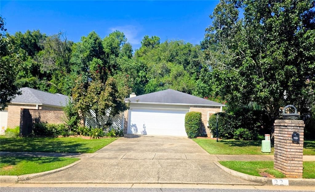 22 Stonebridge Court, Mobile, AL 36608