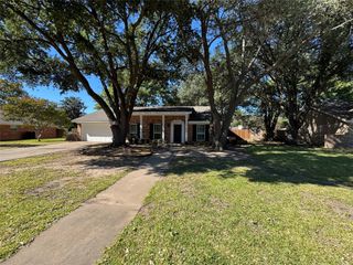 1116 Willowcreek Road, Cleburne, TX 76033
