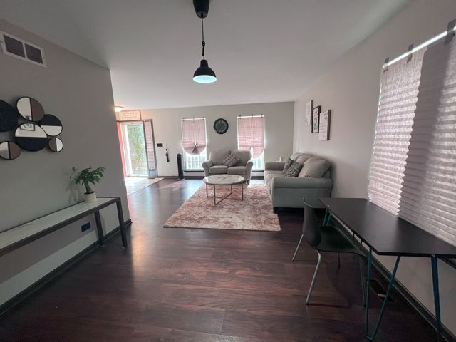 2051 Crossing Lane, Naperville, IL 60540