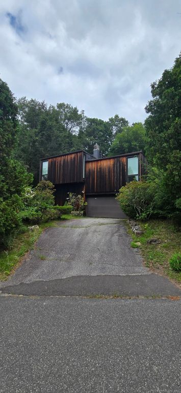 100 Mildred Avenue, Waterbury, CT 06708