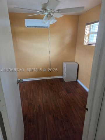 1957 NE 177th St 1, North Miami Beach, FL 33162