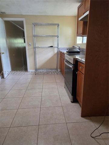 1957 NE 177th St 1, North Miami Beach, FL 33162