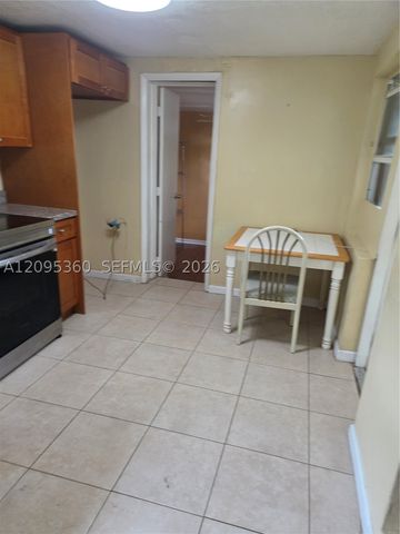 1957 NE 177th St 1, North Miami Beach, FL 33162
