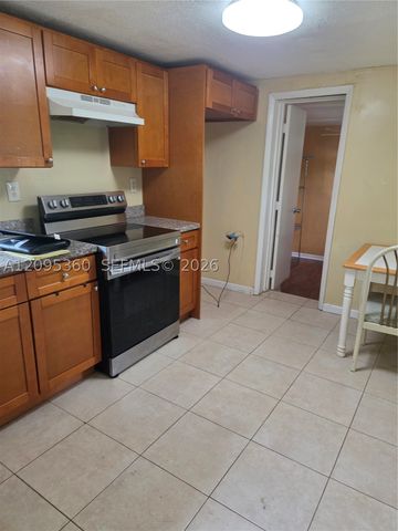 1957 NE 177th St 1, North Miami Beach, FL 33162