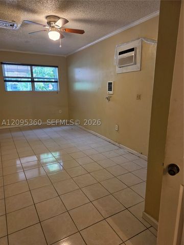 1957 NE 177th St 1, North Miami Beach, FL 33162