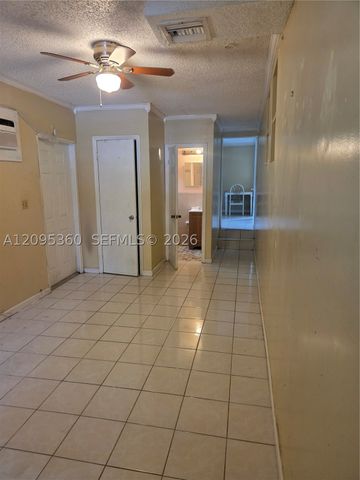1957 NE 177th St 1, North Miami Beach, FL 33162