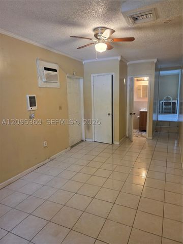 1957 NE 177th St 1, North Miami Beach, FL 33162