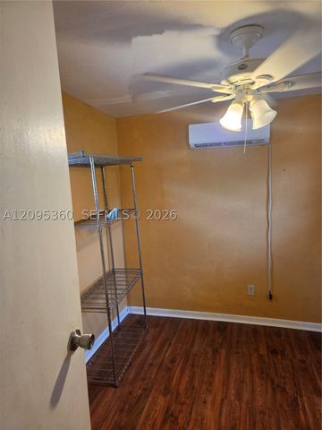 1957 NE 177th St 1, North Miami Beach, FL 33162