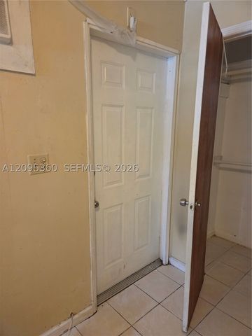 1957 NE 177th St 1, North Miami Beach, FL 33162