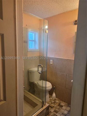 1957 NE 177th St 1, North Miami Beach, FL 33162