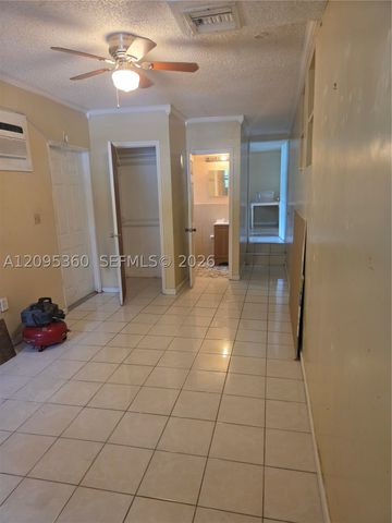 1957 NE 177th St 1, North Miami Beach, FL 33162