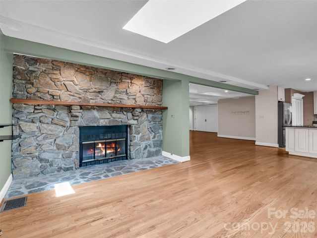 52 Forest Road, Asheville, NC 28803