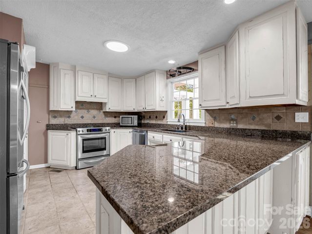 52 Forest Road, Asheville, NC 28803