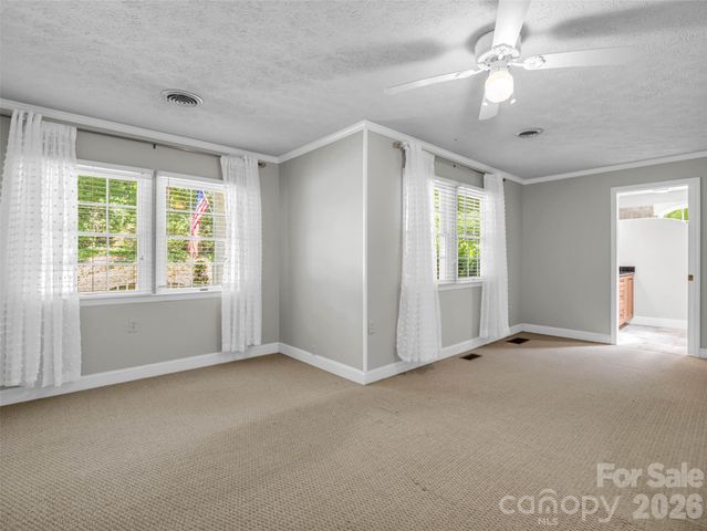 52 Forest Road, Asheville, NC 28803