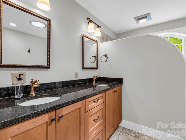 52 Forest Road, Asheville, NC 28803