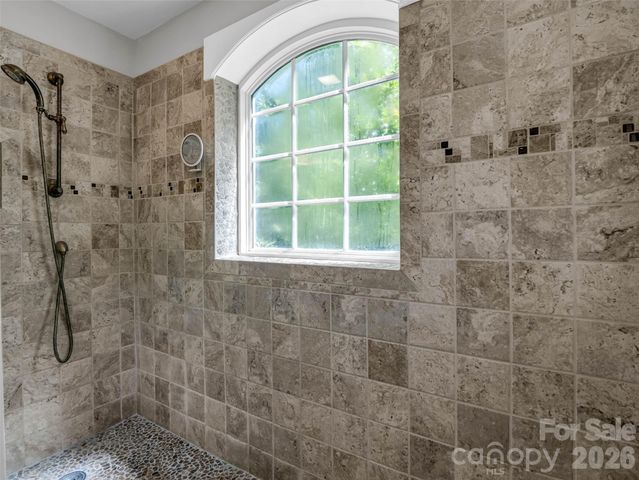 52 Forest Road, Asheville, NC 28803
