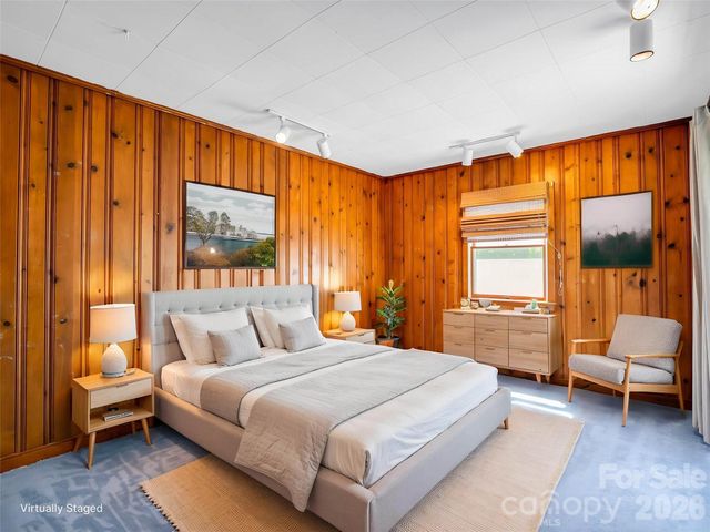 52 Forest Road, Asheville, NC 28803