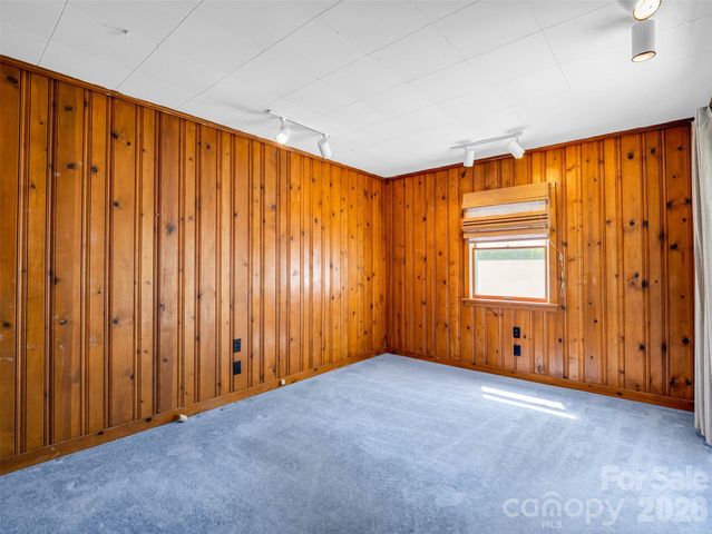 52 Forest Road, Asheville, NC 28803