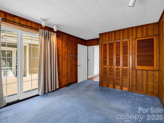 52 Forest Road, Asheville, NC 28803