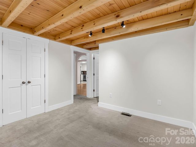 52 Forest Road, Asheville, NC 28803