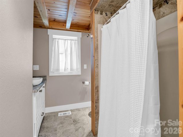 52 Forest Road, Asheville, NC 28803