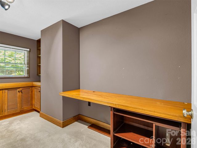 52 Forest Road, Asheville, NC 28803